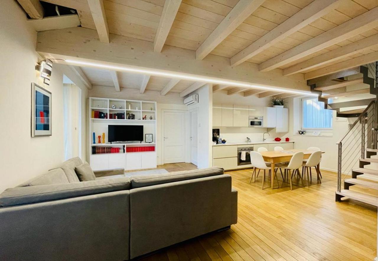 Appartamento Rossini By Holiday Solutions Como Luaran gambar