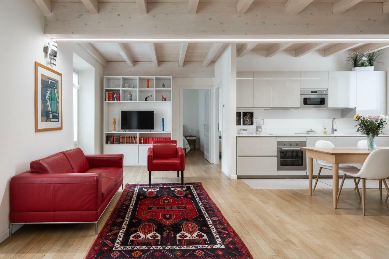 Appartamento Rossini By Holiday Solutions Como Luaran gambar